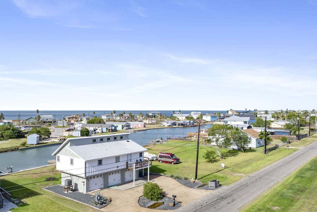 Bay Breeze House