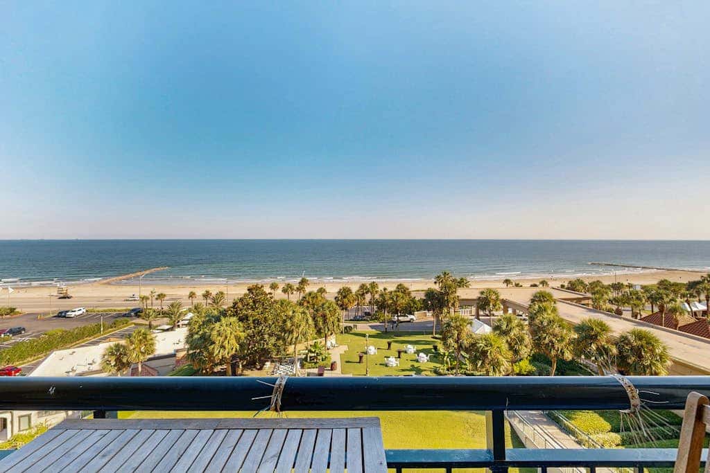 Sunset Dream - Gulf-Front, Pools & Pickleball