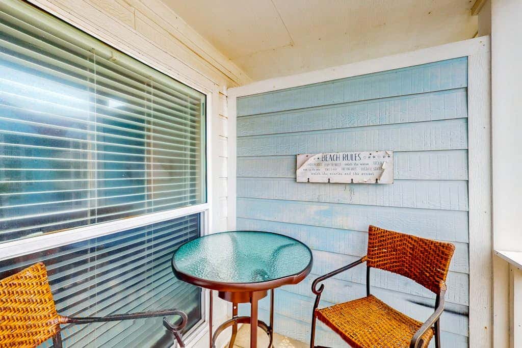 Curious Seagull - Heated Pool, Hot Tub & Balcony