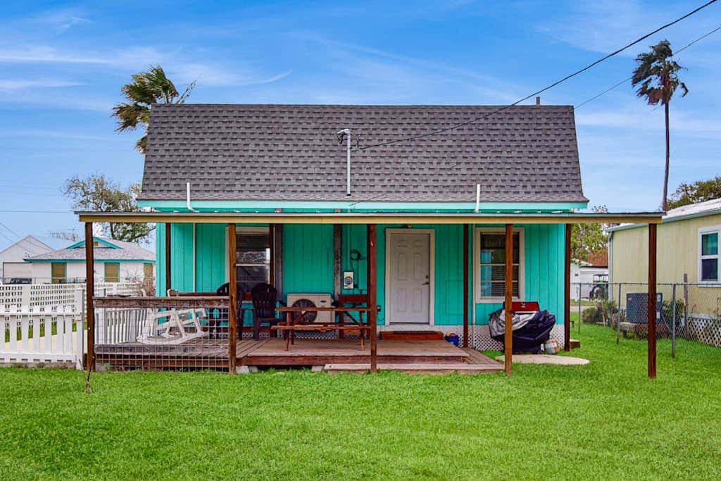 Sandy Toes - Fenced Yard, Blocks to the Beach