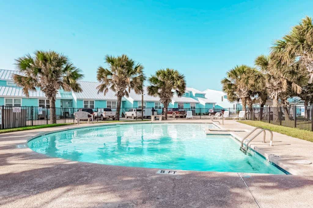 Bayfront condo with ocean views, balcony, tennis, & pool