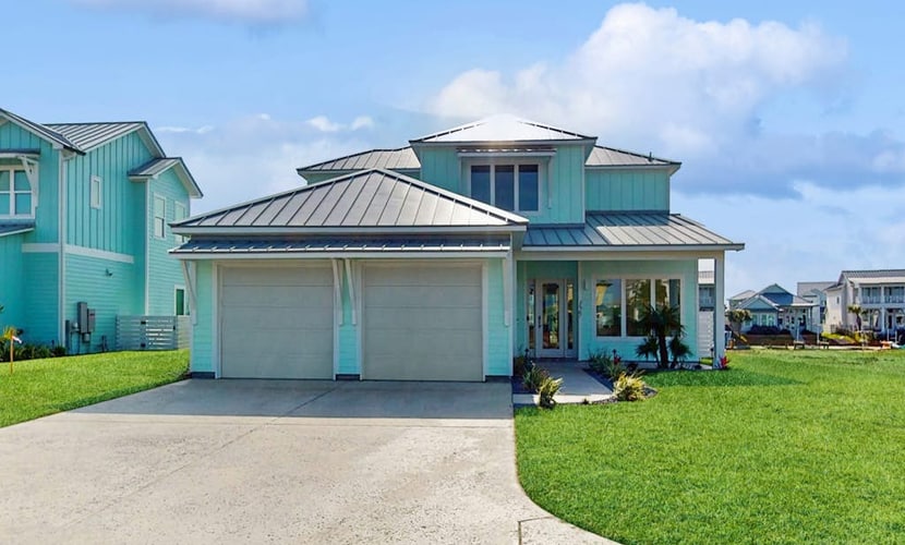 Stunning bay front home w private, heated pool & hot tub - fishing & boating hub