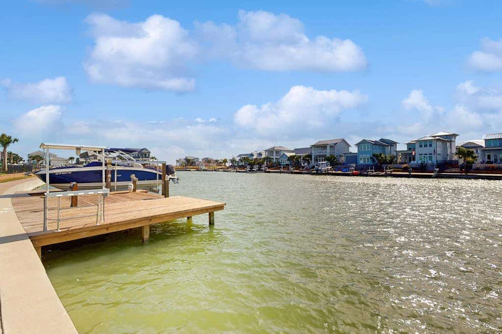 Stunning bay front home w private, heated pool & hot tub - fishing & boating hub