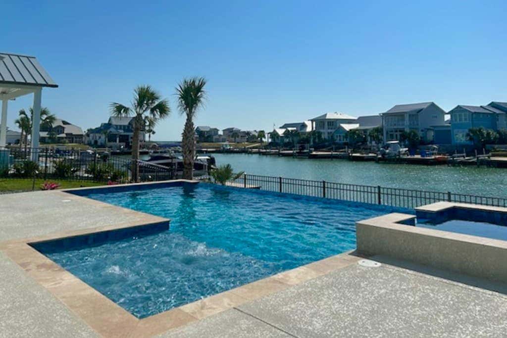 Tortuga Palms - Bayfront, Heated Pool & Hot Tub