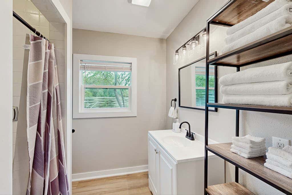 The Lazy Oak Retreat