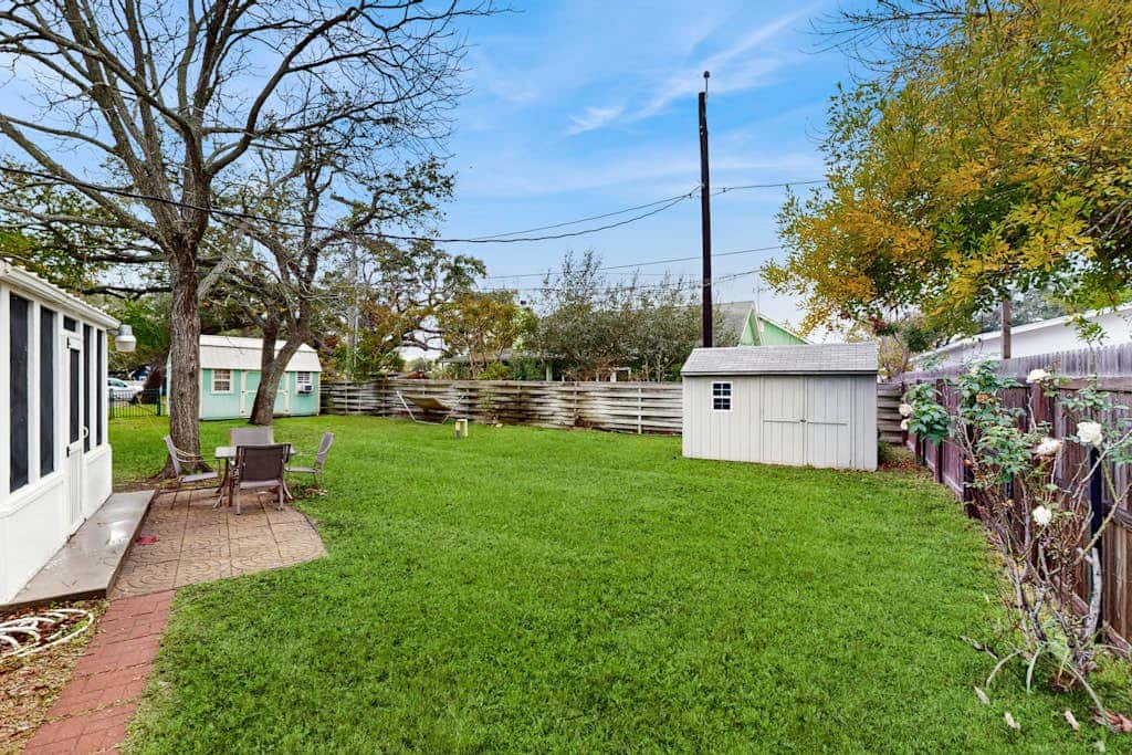 The Lazy Oak Retreat