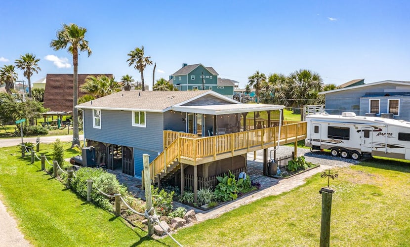 Updated, stylish home steps to beach with wraparound deck, WiFi, AC, & W/D