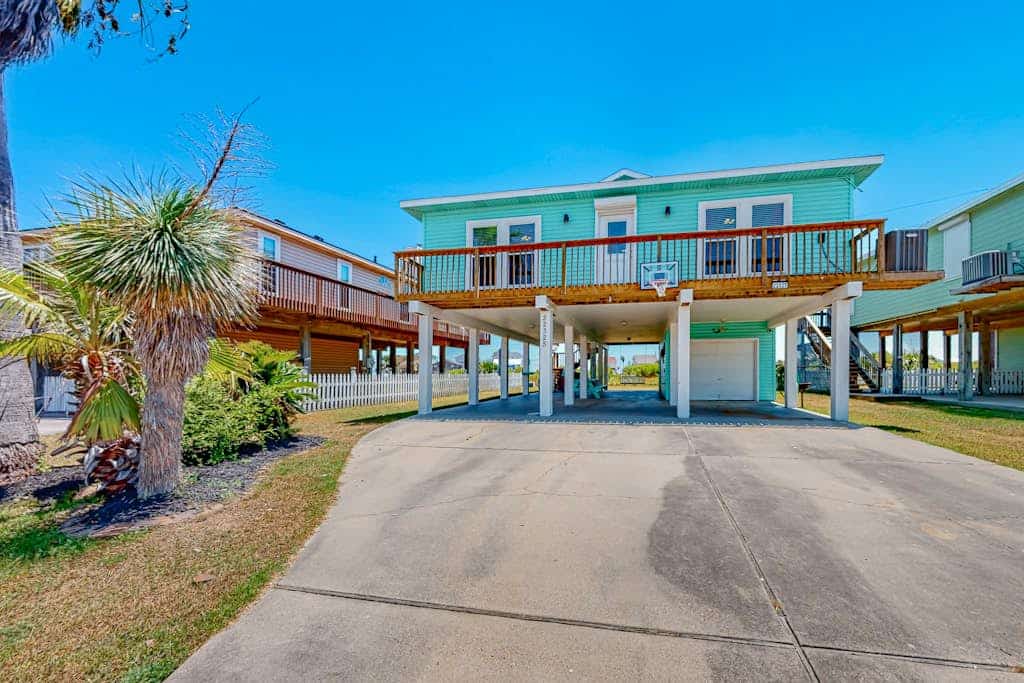 Smiles in Isla Del Sol | House in Galveston
