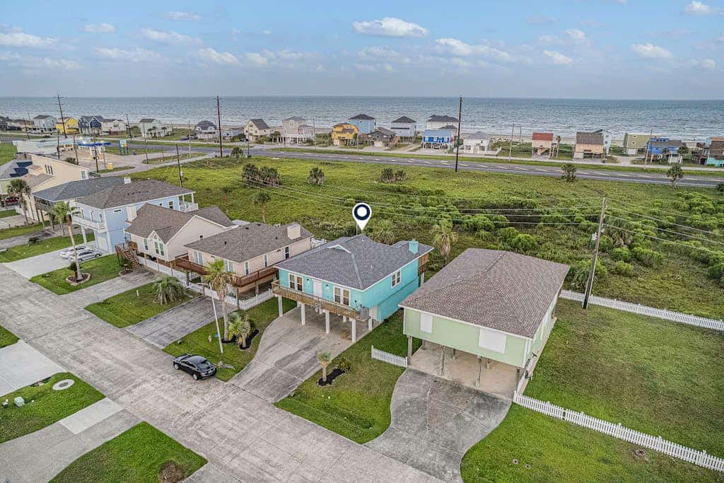 Smiles in Isla Del Sol | House in Galveston