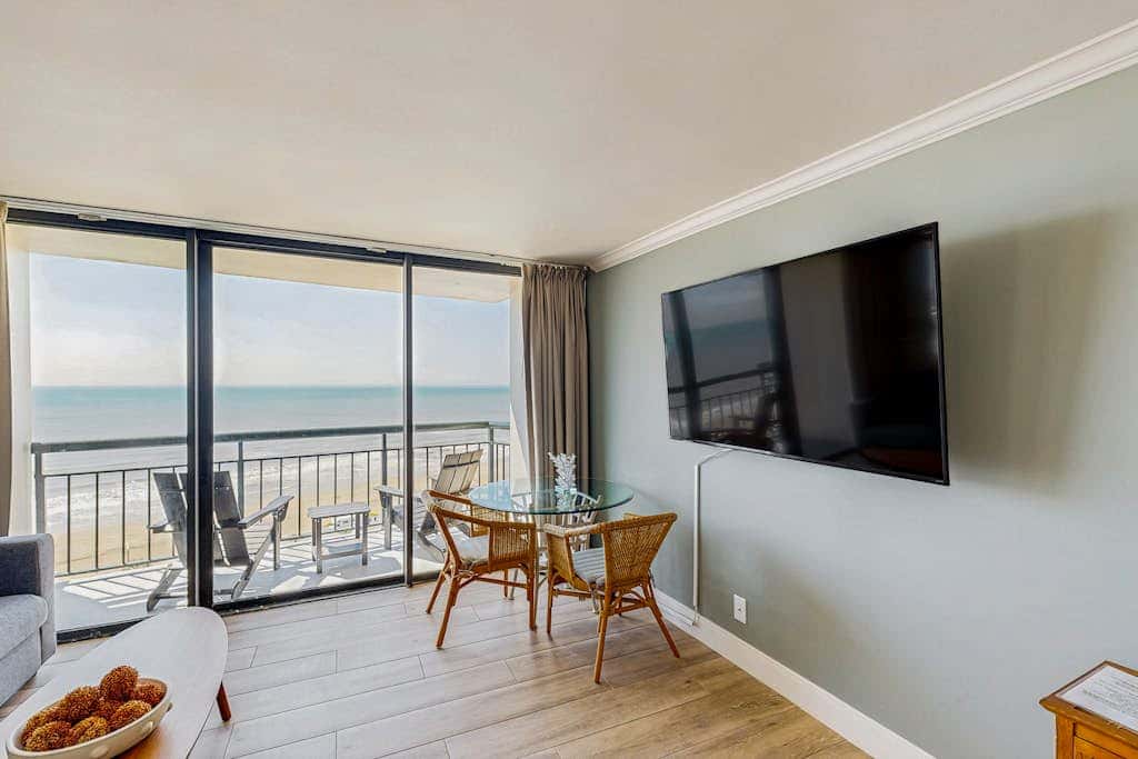 Gone Gulfin' - Gulf-Front Resort, Pool & Hot Tub