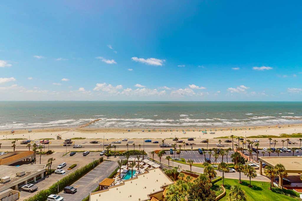 Gone Gulfin' - Gulf-Front Resort, Pool & Hot Tub