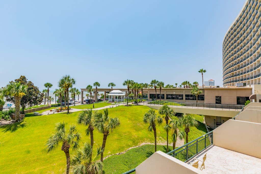 Gone Gulfin' - Gulf-Front Resort, Pool & Hot Tub