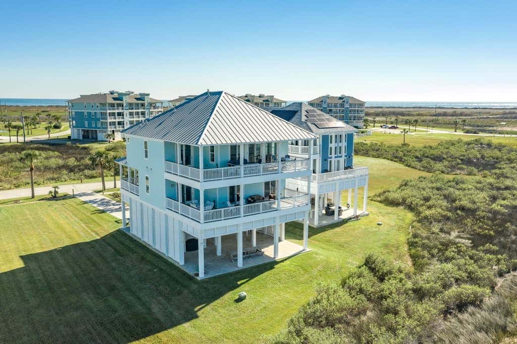 Blue Claws - Bayfront, Elevator & Resort Pools