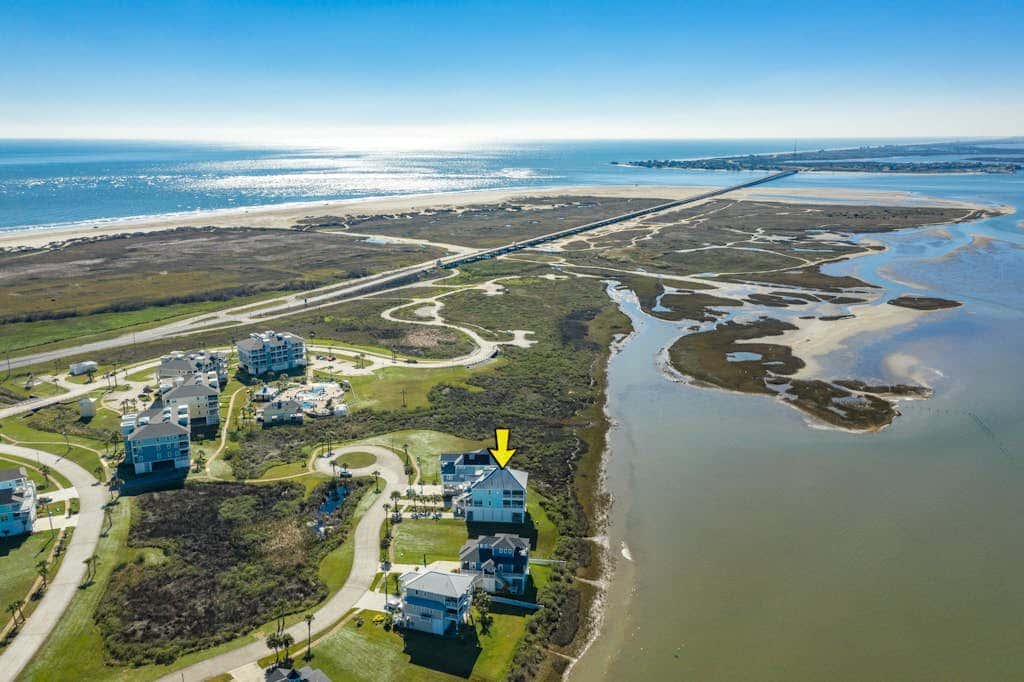 Blue Claws - Bayfront, Elevator & Resort Pools