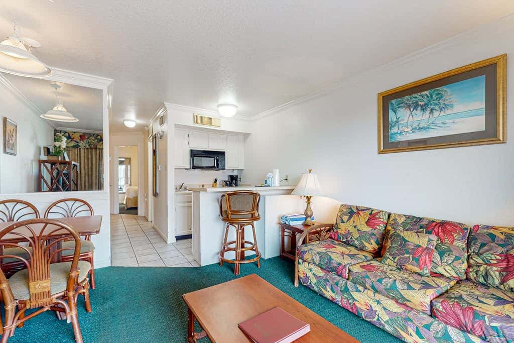 Victorian Condos - Back to the Beach