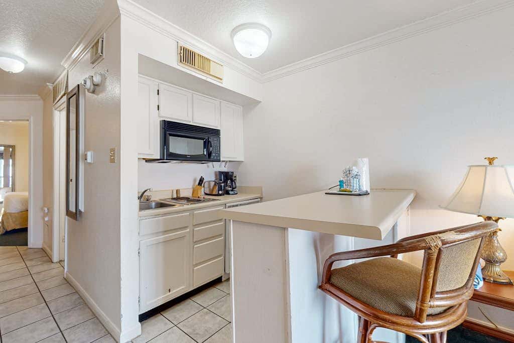 Victorian Condos - Back to the Beach