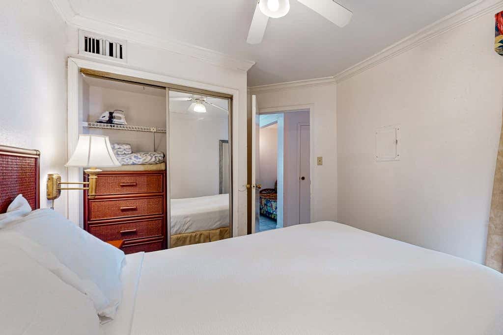 Victorian Condos - Back to the Beach