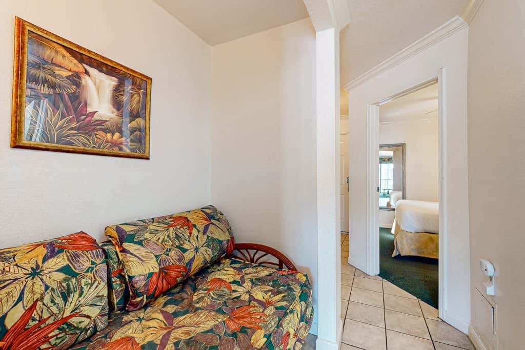 Victorian Condos - Back to the Beach
