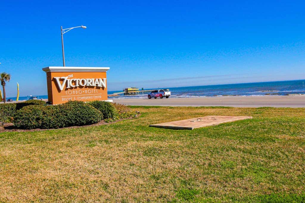 Victorian Condos - Back to the Beach