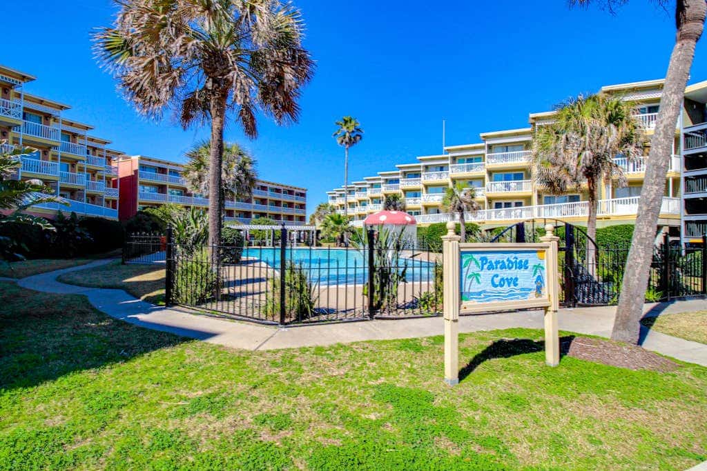 Victorian Condos - Back to the Beach