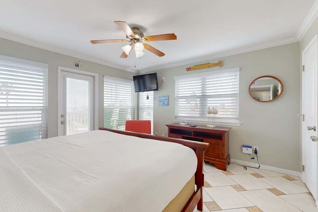Seascape Condos - A SeaScape Paradise #1101