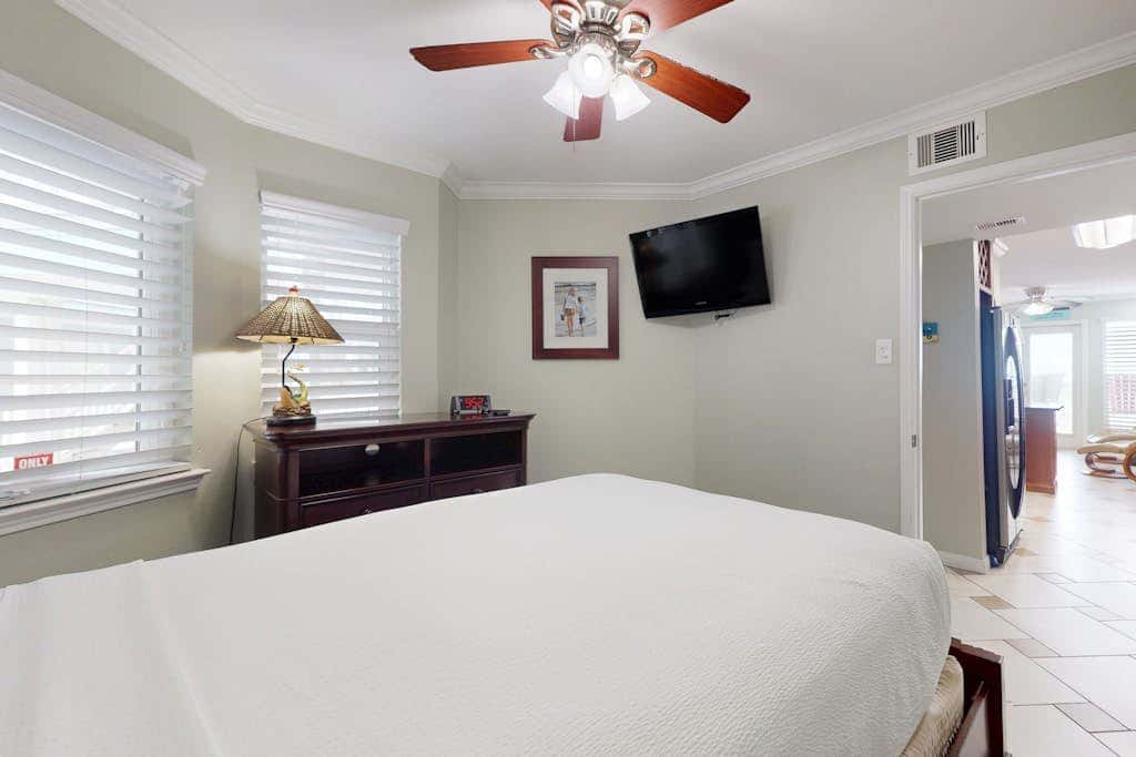 Seascape Condos - A SeaScape Paradise #1101