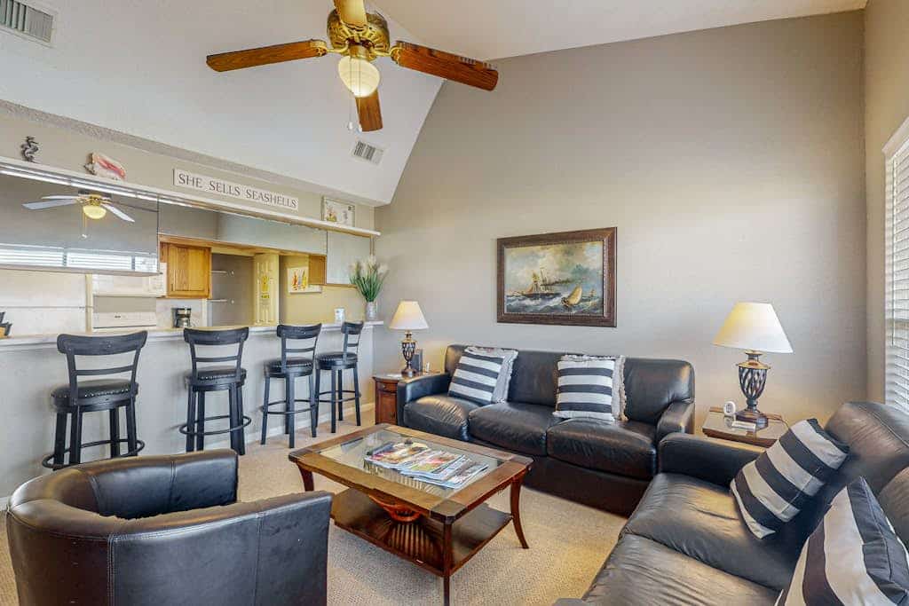 Seagull Cove - Waterfront, Bay Views & Garage