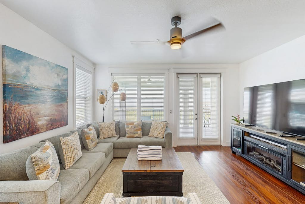 Sunset Estuary - Bay Views, Heated Pool & Hot Tub