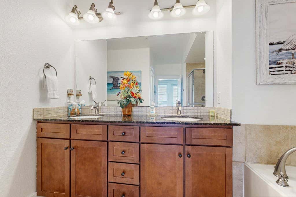 Sunset Estuary - Bay Views, Heated Pool & Hot Tub