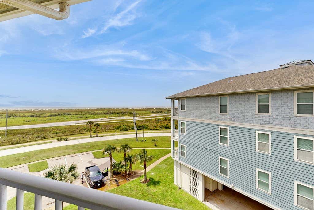 Sunset Estuary - Bay Views, Heated Pool & Hot Tub