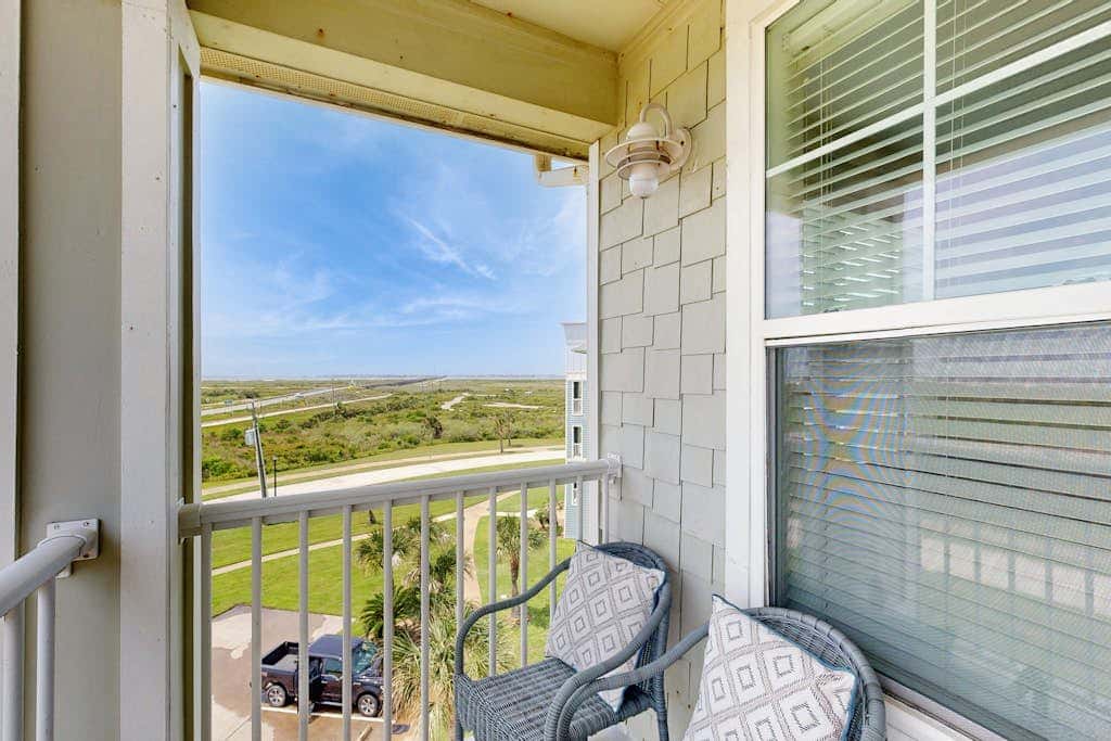 Sunset Estuary - Bay Views, Heated Pool & Hot Tub