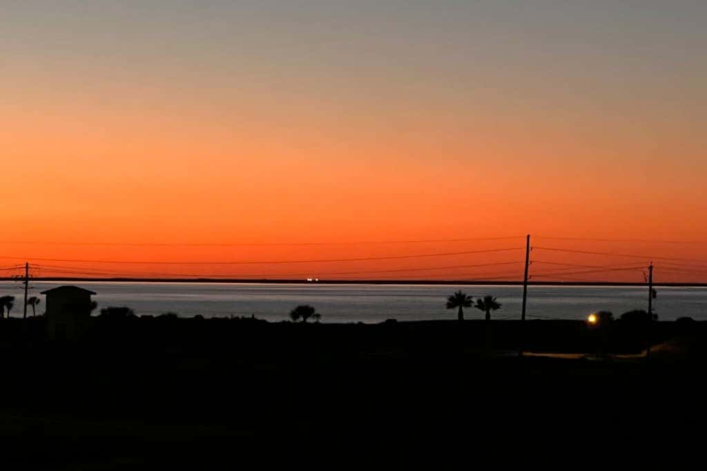 Sunset Estuary - Bay Views, Heated Pool & Hot Tub