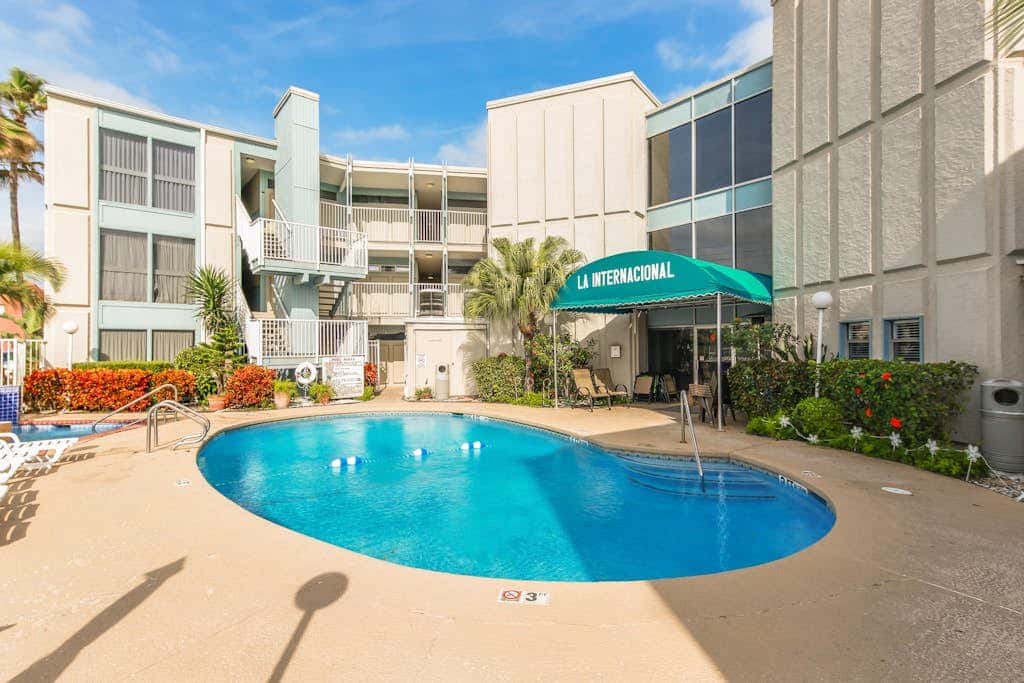 La Internacional Condominiums #202