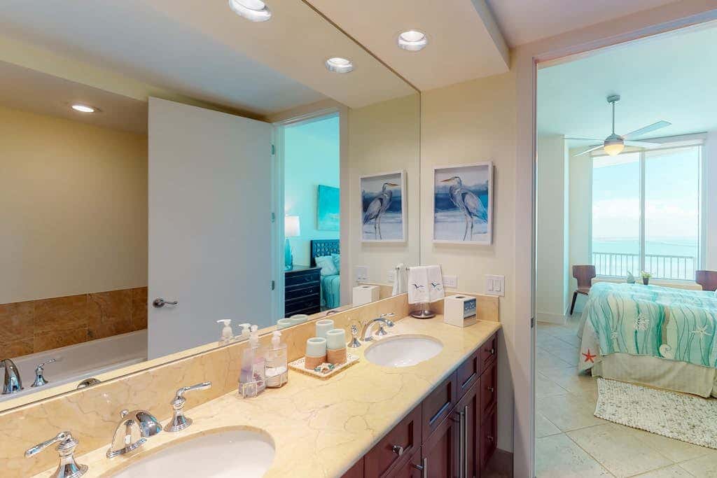 Sapphire Condominiums #2701