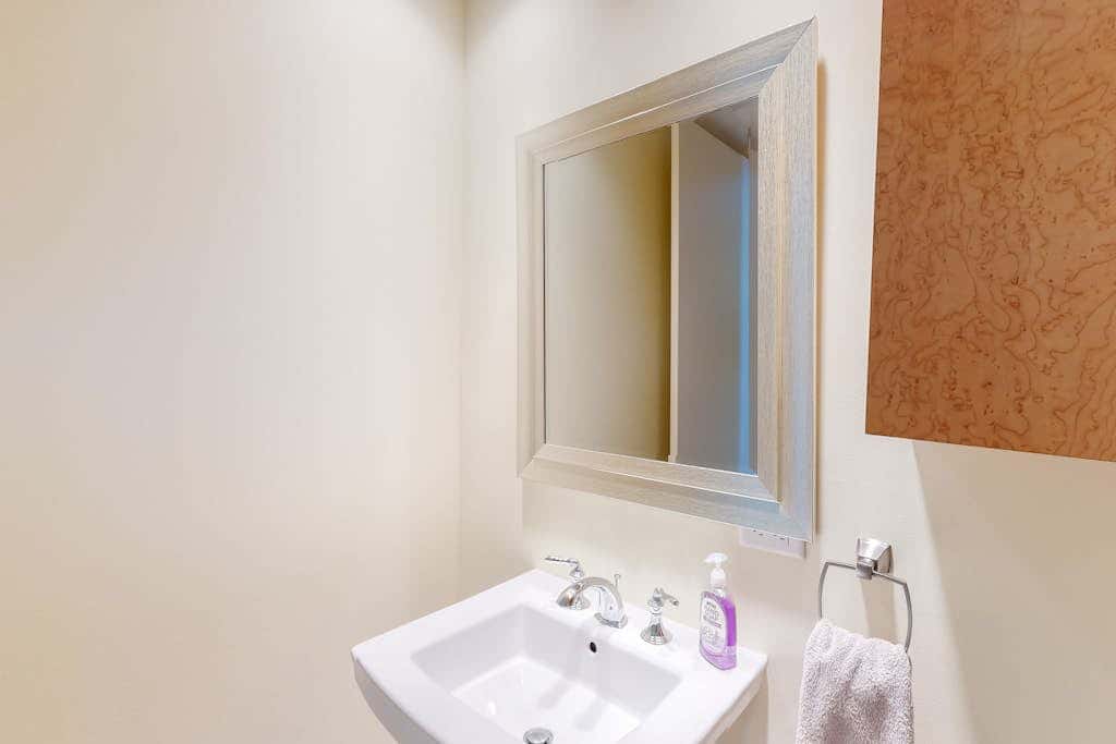 Sapphire Condominiums #2701
