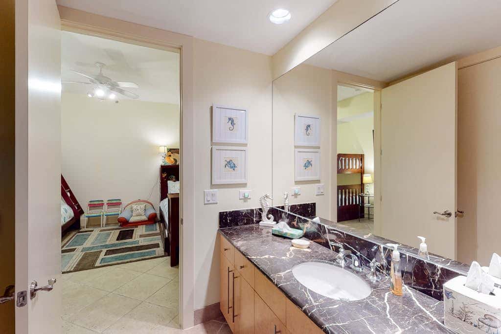 Sapphire Condominiums #2701