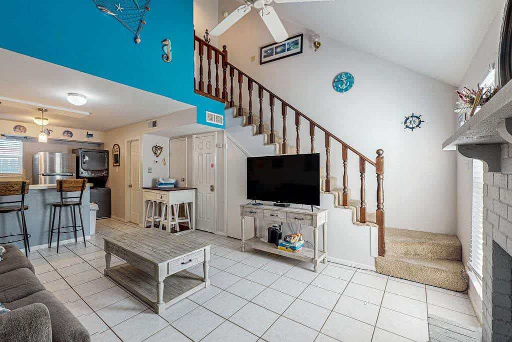 Dog-friendly condo with WiFi - minutes from beach