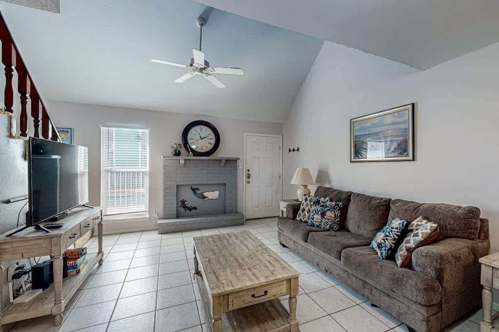 Dog-friendly condo with WiFi - minutes from beach