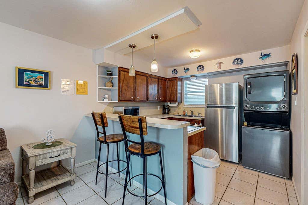 Leeward Cove B4 - Pool & Bay Views, Dogs Welcome