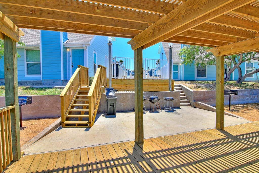 Leeward Cove B4 - Pool & Bay Views, Dogs Welcome