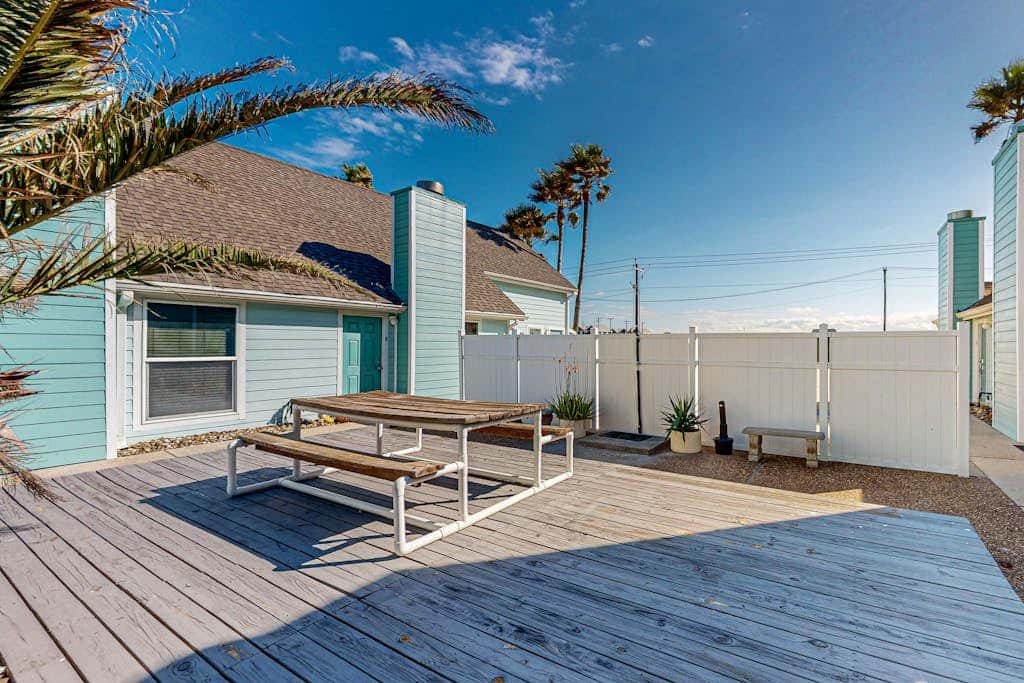 Leeward Cove B4 - Pool & Bay Views, Dogs Welcome