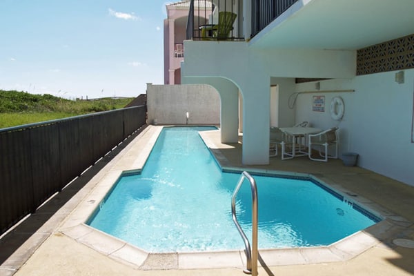 Newly renovated, dog-friendly, waterfront condo with pool/hot tub & beach access