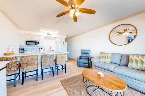 Newly renovated, dog-friendly, waterfront condo with pool/hot tub & beach access