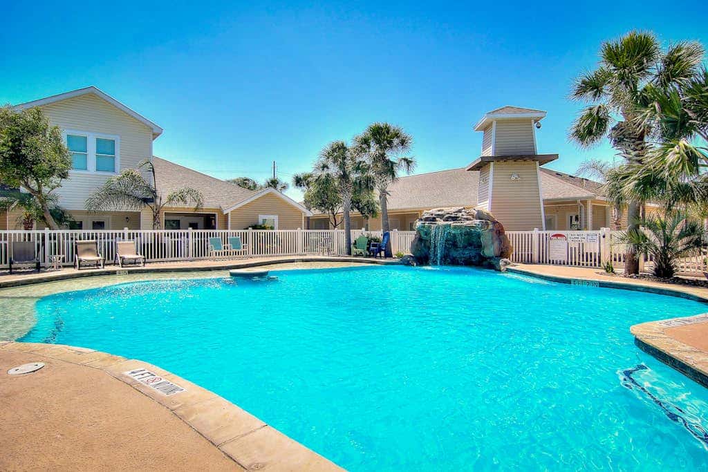 Palm Bay 306 - Pool & Patio, Short Walk to Beach