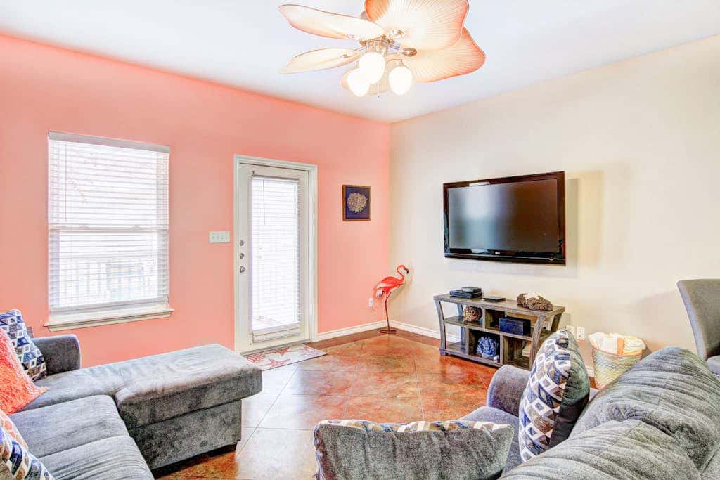 Palm Bay 306 - Pool & Patio, Short Walk to Beach