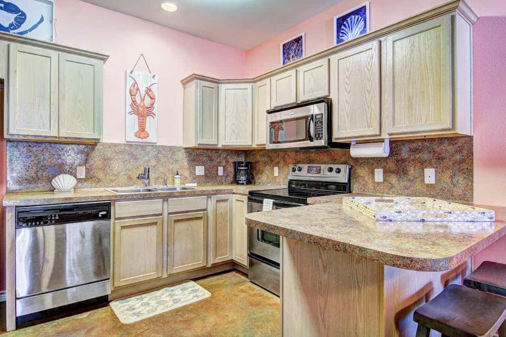 Palm Bay 306 - Pool & Patio, Short Walk to Beach