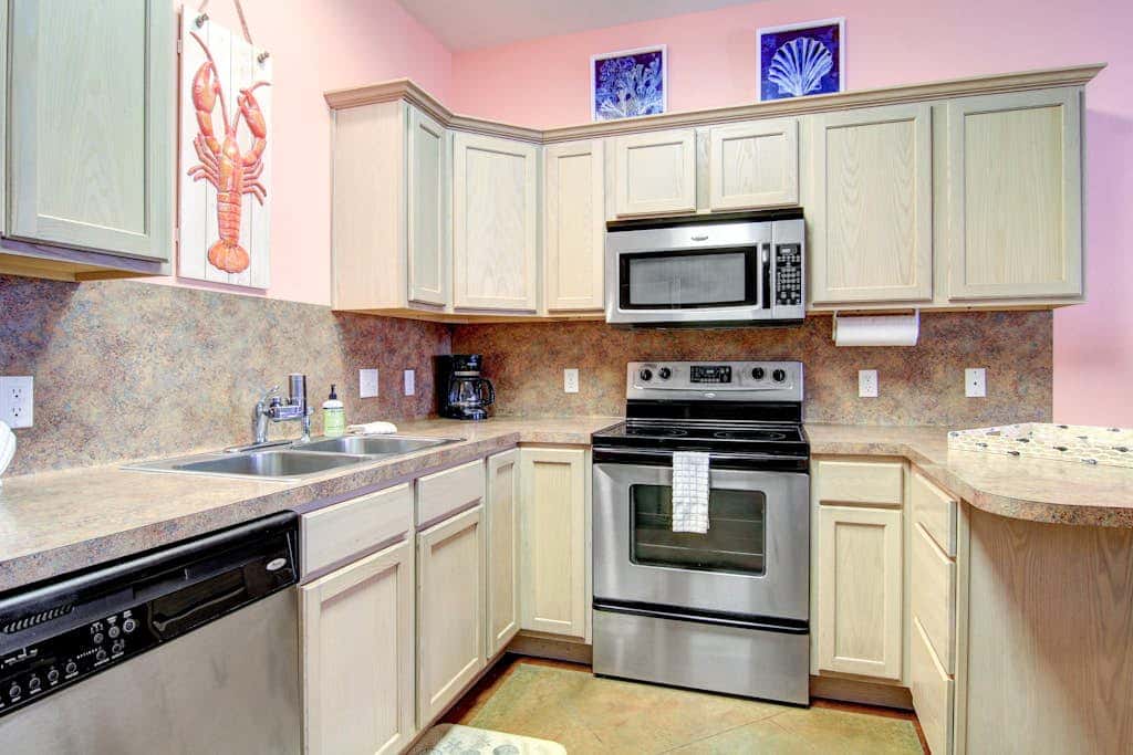 Palm Bay 306 - Pool & Patio, Short Walk to Beach