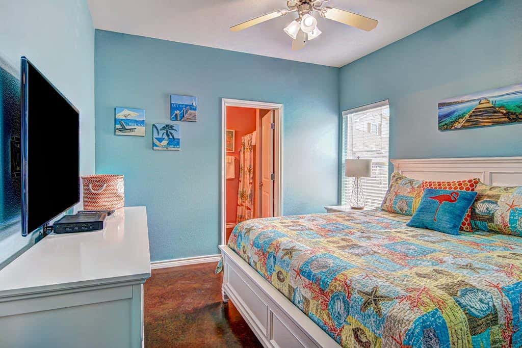 Palm Bay 306 - Pool & Patio, Short Walk to Beach