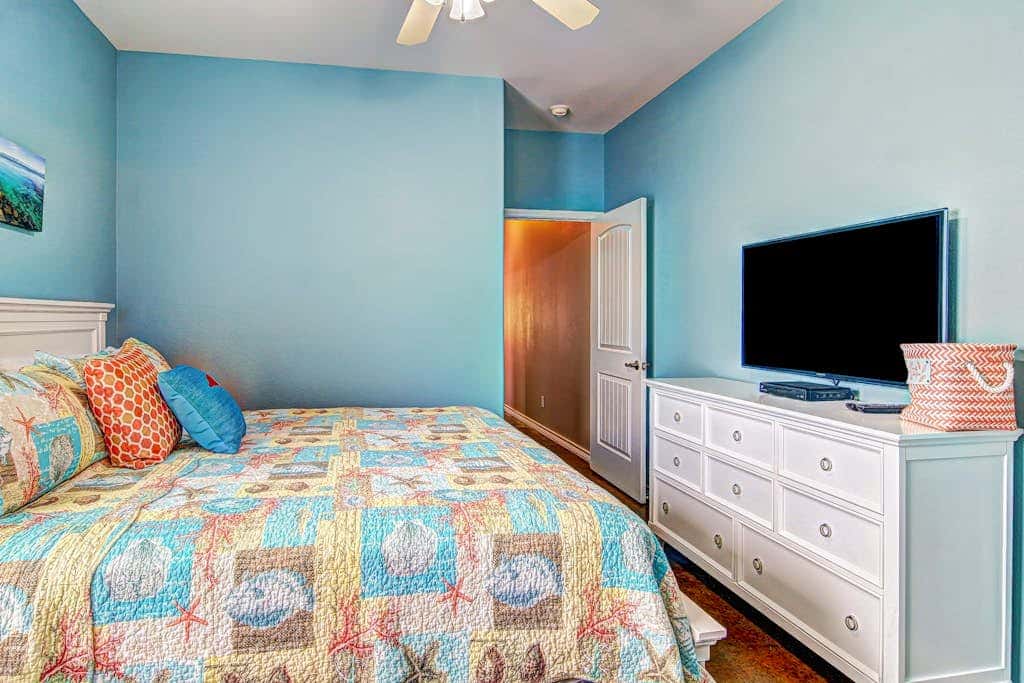 Palm Bay 306 - Pool & Patio, Short Walk to Beach