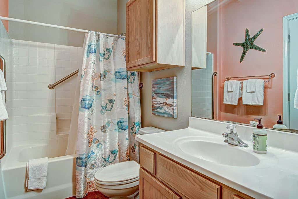 Palm Bay 306 - Pool & Patio, Short Walk to Beach